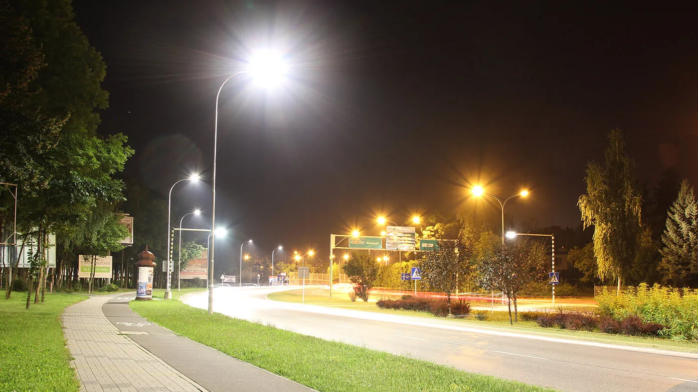 Ulice Rzeszowa - Oświetlenie Lampa PIKE J DOB